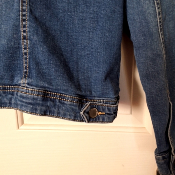 Jean jacket - Picture 4 of 7